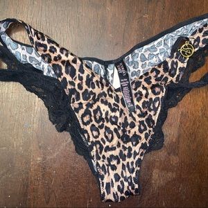 Victoria’s Secret Very Sexy Brazilian Slip Leopard Print panty